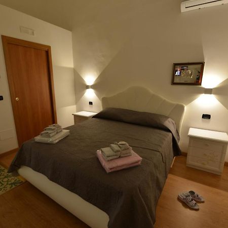 Bed and Breakfast L'Antico Palazzo Canosa di Puglia Exterior foto